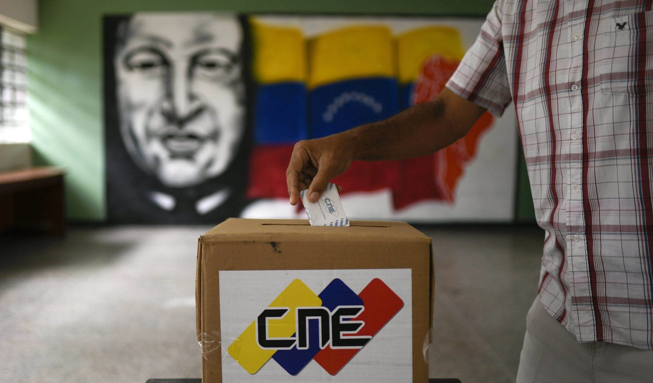 Nicolás Maduro: "hoy tenemos más patria que nunca, aquí sonrientes y de pie del que destino de nuestra patria, será un destino grande"