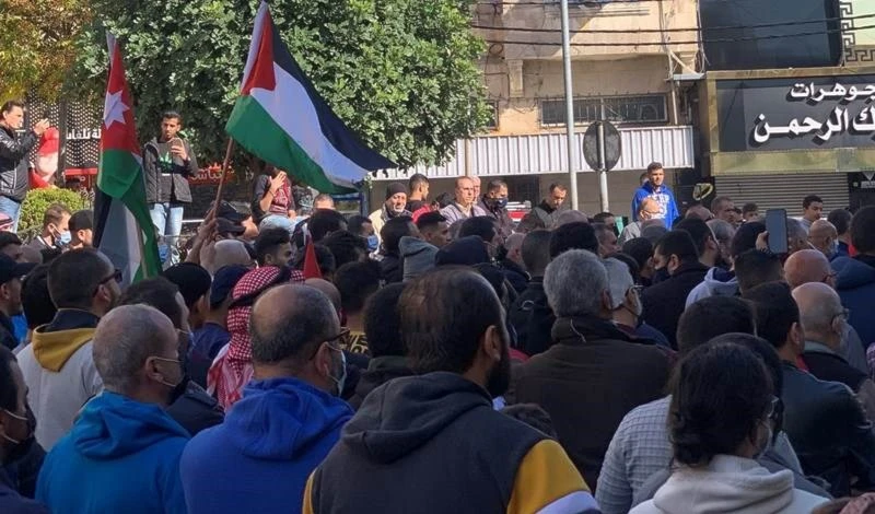 Masivas protestas contra la normalización en Jordania.