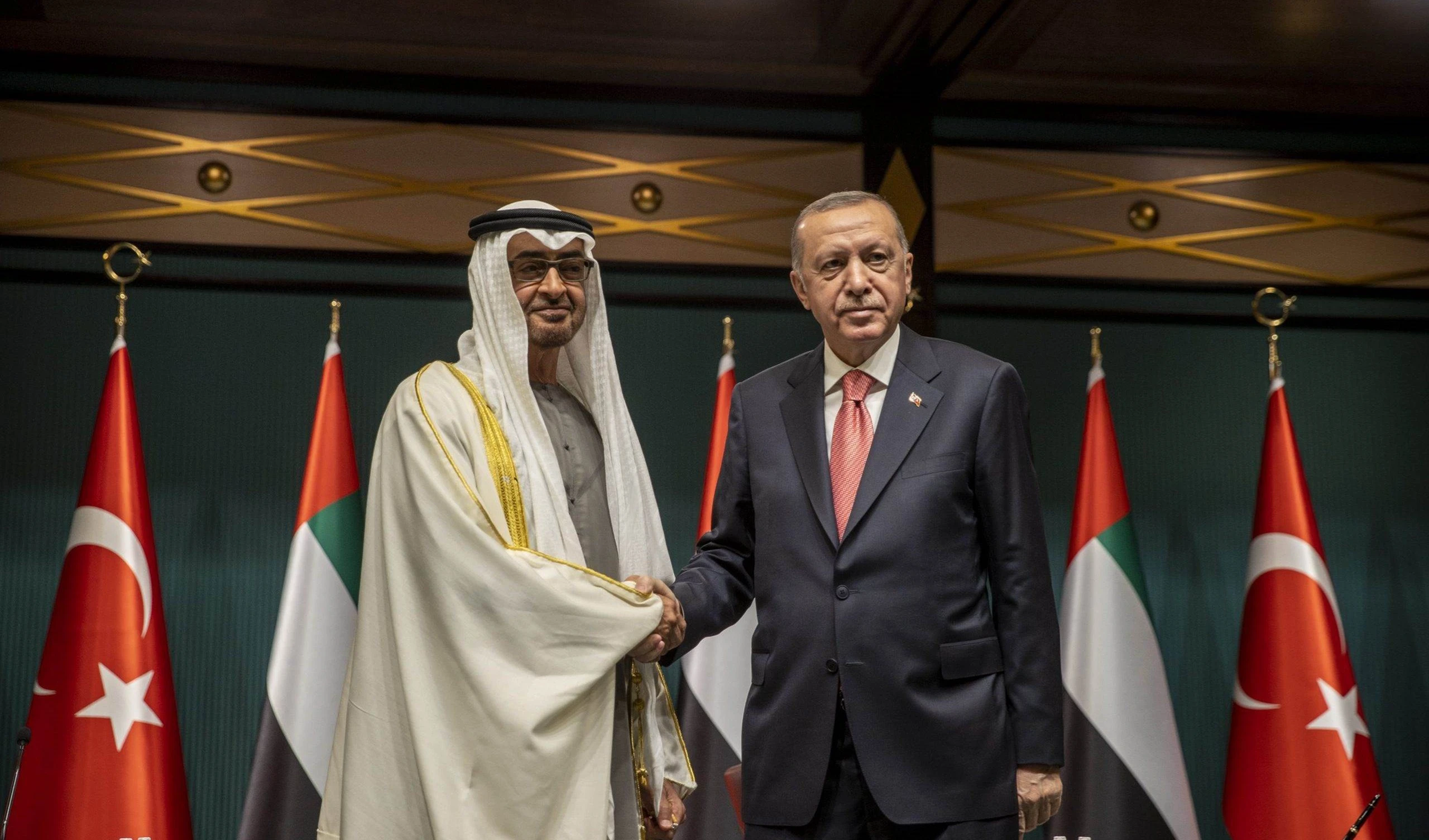 Movimientos de estados árabes retan política de Estados Unidos