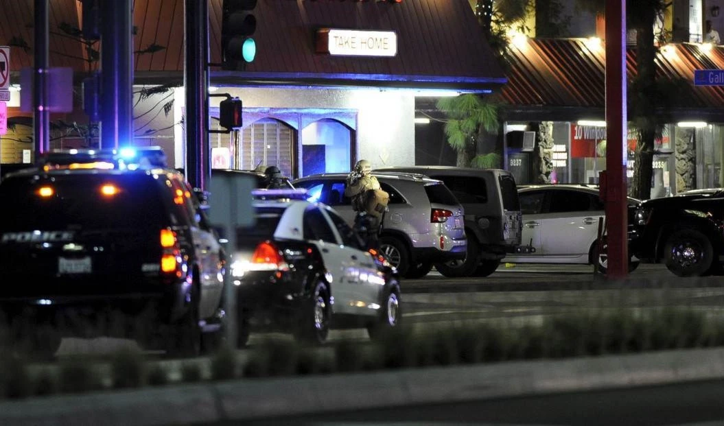 Hombre abre fuego en el Paseo de la Fama de Hollywood