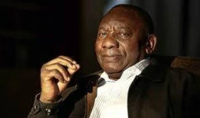 Presidente de Sudáfrica da positivo a la Covid-19