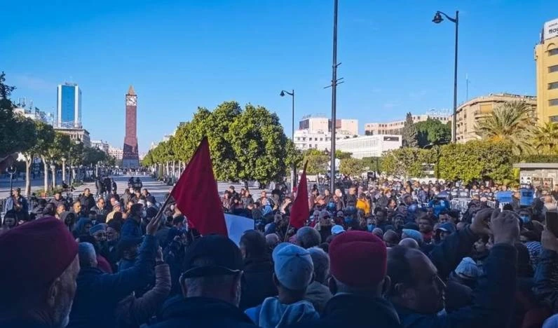 Estallan en Túnez protestas a favor y en contra de las decisiones de Saied.