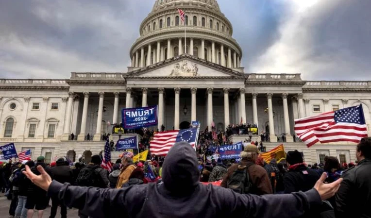 Exgenerales de Estados Unidos temen guerra civil en 2024