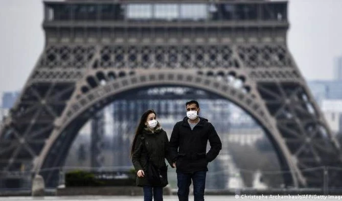 Francia supera por primera vez 100 000 contagios diarios de COVID-19 Francia supera por primera vez 100 000 contagios diarios de COVID-19