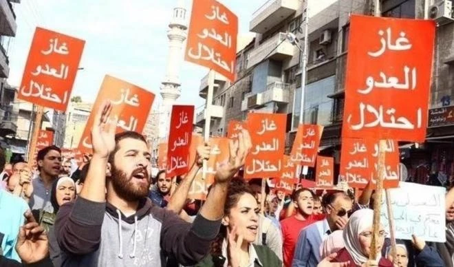 Jordanos protestan contra el acuerdo de gas con "Israel".