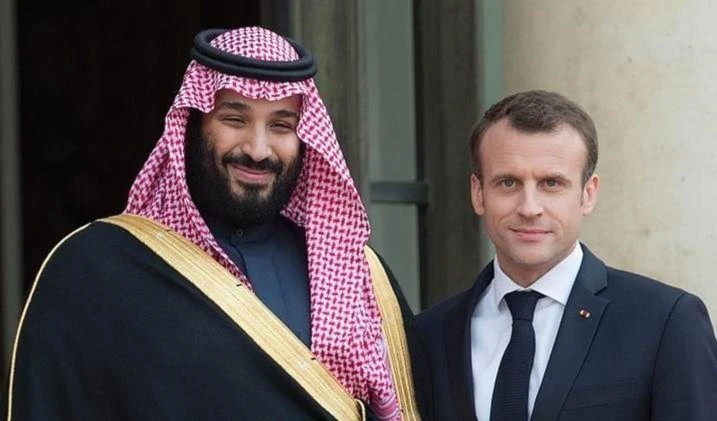 Macron anuncia iniciativa franco-saudita para resolver crisis entre Riad y Beirut.