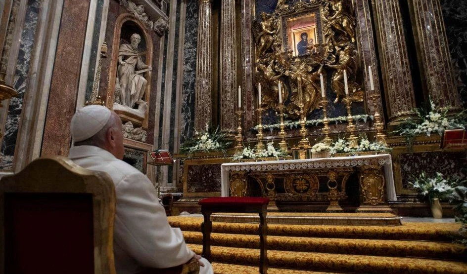 El Papa condena indiferencia ante el dolor de los migrantes