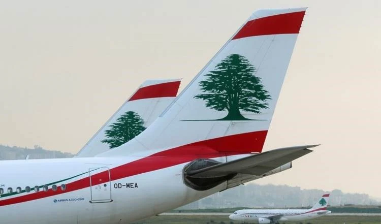 Primer libanés liberado en EAU arriba al aeropuerto de Beirut.