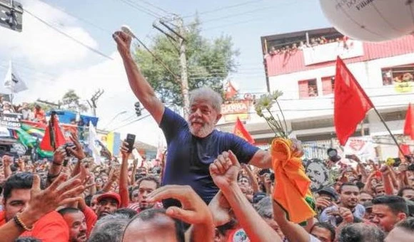 Tribunal de Brasil permite acceso de expresidente Lula a mensajes  de Lava Jato