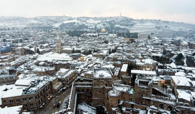 Jerusalén Ocupada se cubre de nieve por primera vez en 6 años. Foto: Reuters