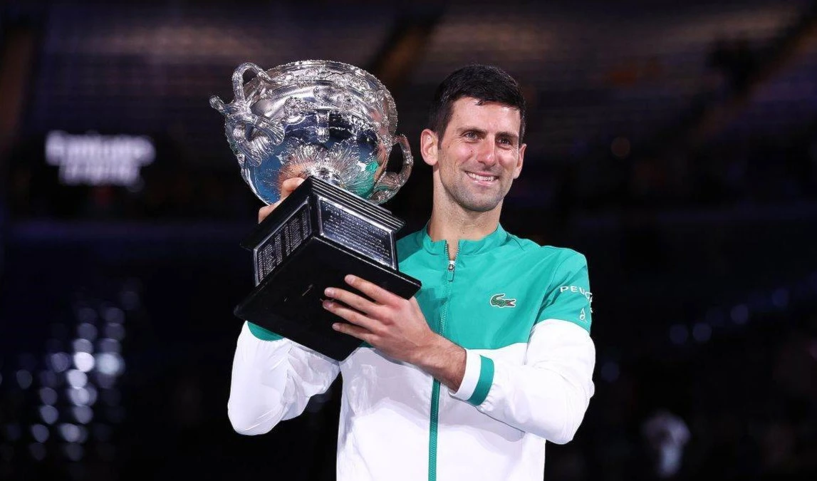 Serbio Djokovic conquista título en Abierto de tenis de Australia