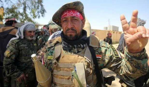 En la imagen un miembro de las Fuerzas de Movilización Popular iraquí.