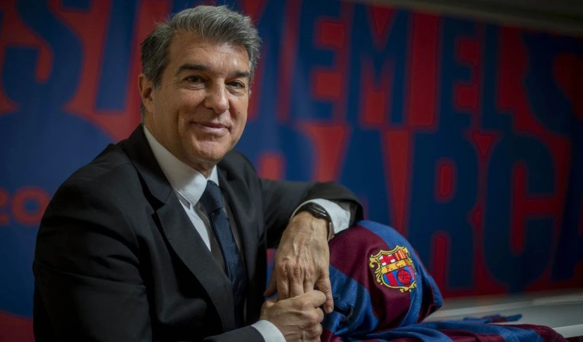 Laporta insiste en mantener a Messi con el Barcelona