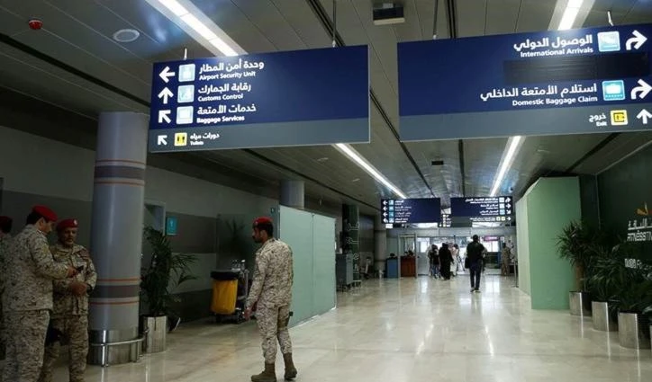 Fuerzas yemenitas atacan el aeropuerto de Abha y campamentos de la coalición en Marib.