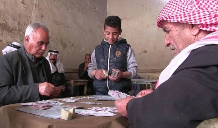 Miles de estudiantes sirios carecen de educación en áreas de la Administración Autónoma Kurda.