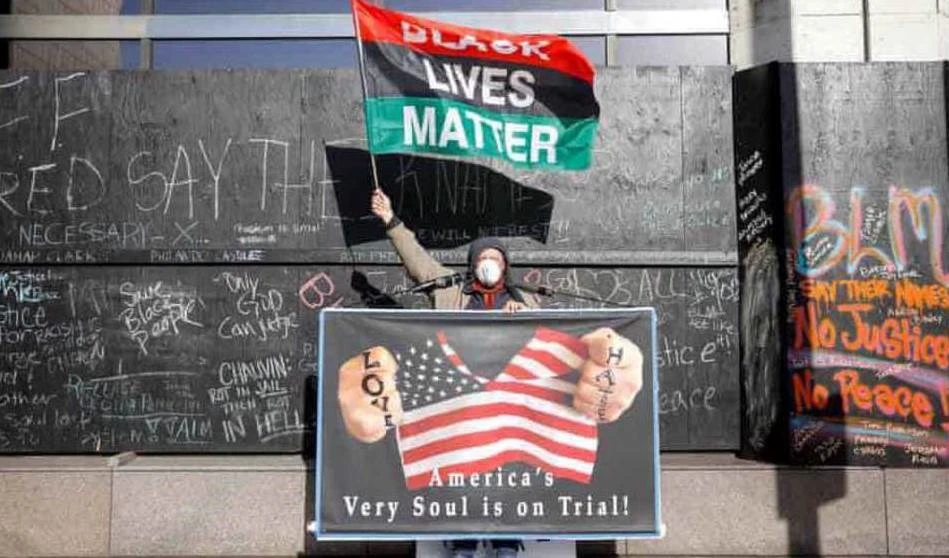 Irán denuncia la brutalidad policial y el sistema judicial de Estados Unidos. Irán denuncia la brutalidad policial y el sistema judicial de Estados Unidos.