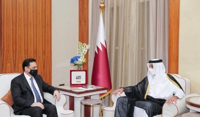 Encuentro entre el Emir de Qatar, Tamim bin Hamad Al Thani, y el jefe del gobierno interino libanés, Hassan Diab.