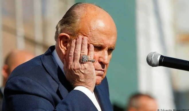 Agentes federales registran apartamento en Nueva York de exabogado personal de Trump