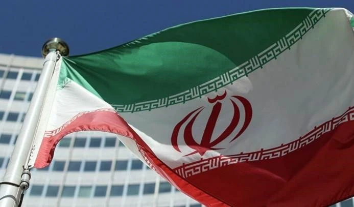 Irán rechaza propuesta estadounidense de levantar sanciones paso a paso. Irán rechaza propuesta estadounidense de levantar sanciones paso a paso.