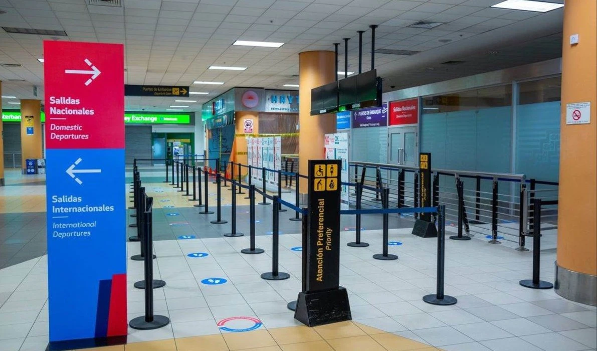 Perú amplía suspensión de vuelos desde Reino Unido y tres países más