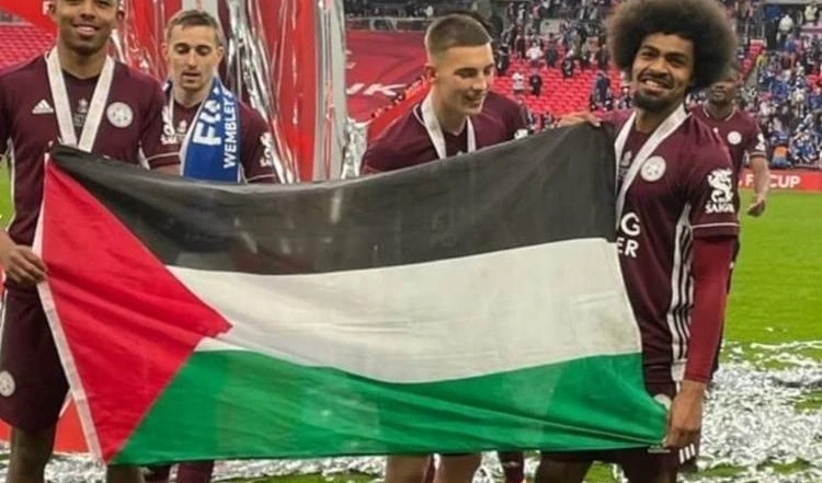 Lo que hacen las estrellas extranjeras en los estadios es importante para Palestina