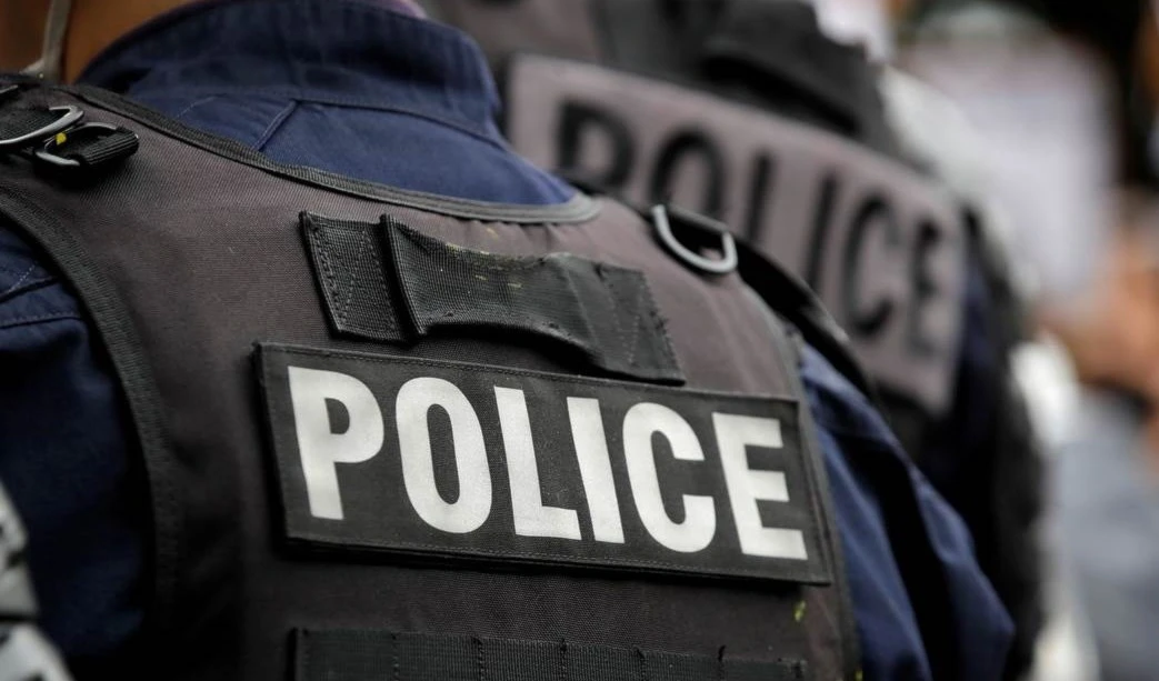 Policía herida de gravedad en Francia por ataque a cuchillo