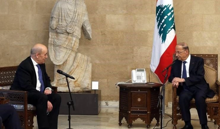 Aoun discute con Le Drian sobre la formación del gobierno libanés.