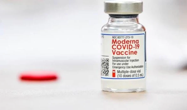 Solicita Moderna aprobación total de la vacuna Covid-19 en EE. UU.