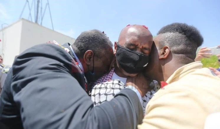 Luchador jordano liberado llama a la excarcelación de los prisioneros.