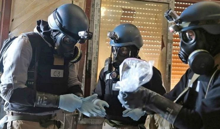 Defensa rusa: terroristas preparan ataque químico de falsa bandera en Idleb.