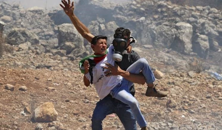 Cientos de palestinos heridos por las fuerzas de ocupación israelíes en Naplusa.
