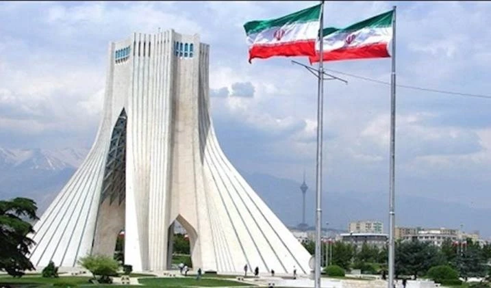 Irán: Nos retiraremos de los pasos nucleares tras el levantamiento de las sanciones de EE.UU.