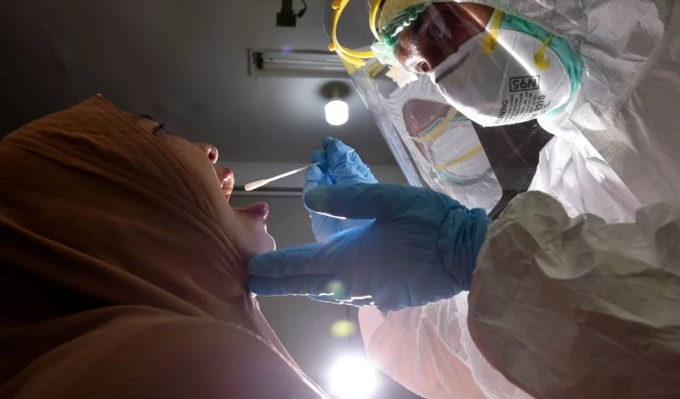 Precio del oxígeno se disparan en Yakarta al aumentar los casos de la Covid-19