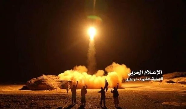 Decenas de muertos provoca ataque yemenita contra las fuerzas sauditas en Marib.