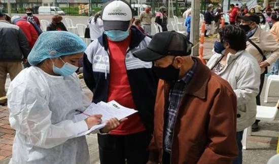Doble récord de contagios y fallecidos por coronavirus en Colombia