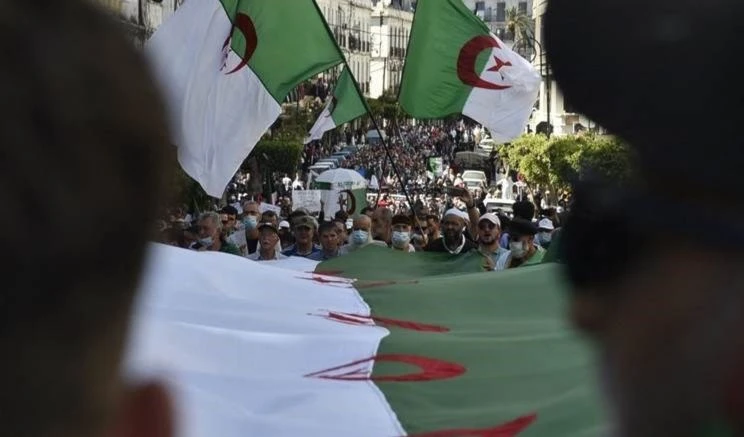Argelia: Debate electoral sobre negociar o indultar con símbolos del antiguo régimen.