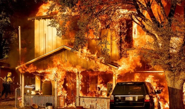 Más de 400 personas evacuadas en California por el mayor incendio forestal de 2021