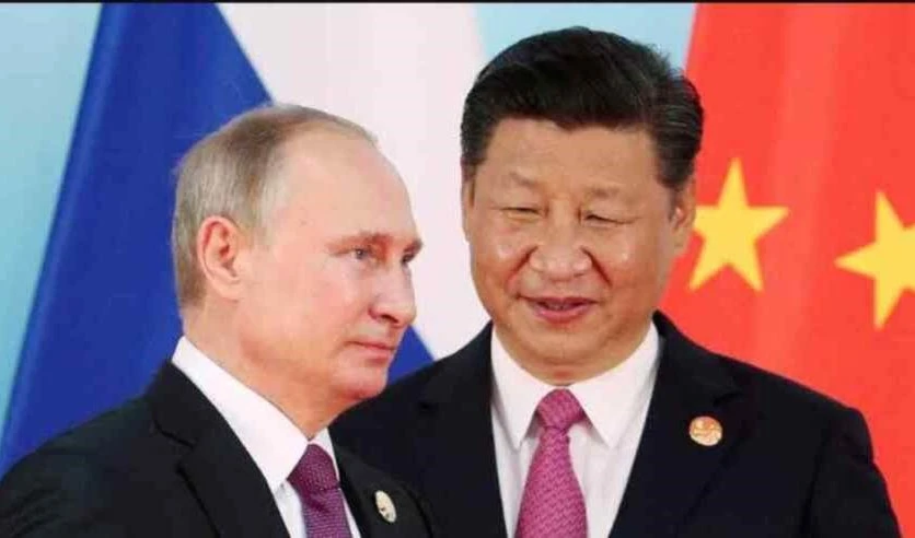 China aplaude alejamiento de Rusia del dólar estadounidense a favor del yuan.