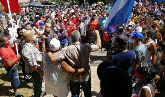 En Cuba: La Güinera se alzó este domingo. Foto: @GHNordelo5.