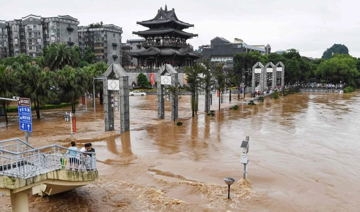 China: más de 30 muertos por fuertes lluvias y millones de dólares en pérdidas económicas