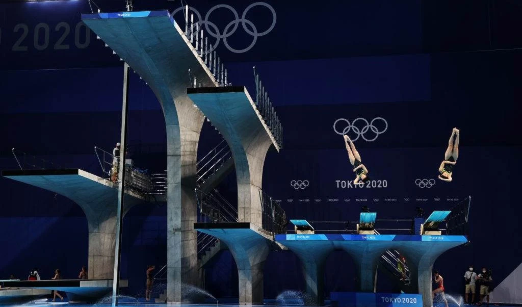 China revalida corona olímpica del trampolín sincronizado en clavados