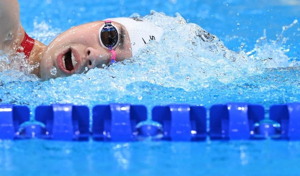 China Zhang domina con récord olímpico natación en Tokio (Foto: AFP)