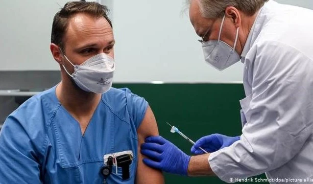Unión Europea: Ritmo de vacunación contra coronavirus mayor que EE.UU. Unión Europea: Ritmo de vacunación contra coronavirus mayor que EE.UU.