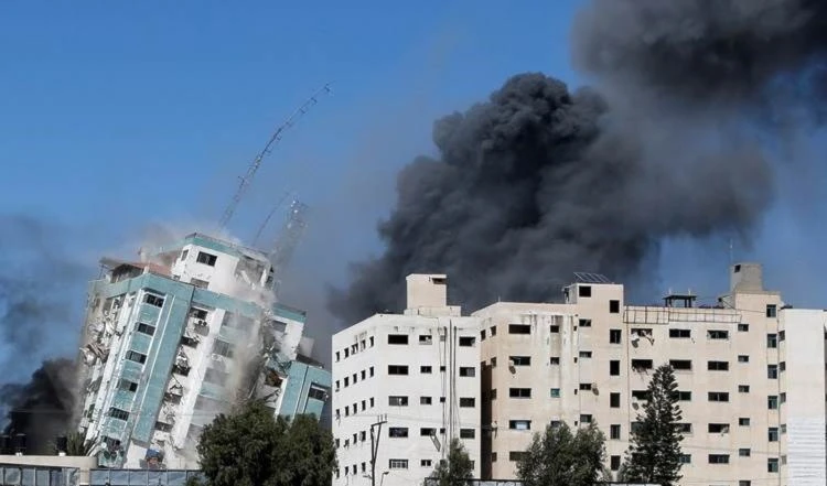 Redadas israelíes contra torres residenciales de Gaza equivalen a crímenes de guerra.