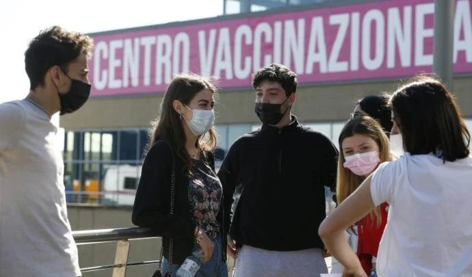 Opción posible vacunación obligatoria antiCovid-19 en Italia