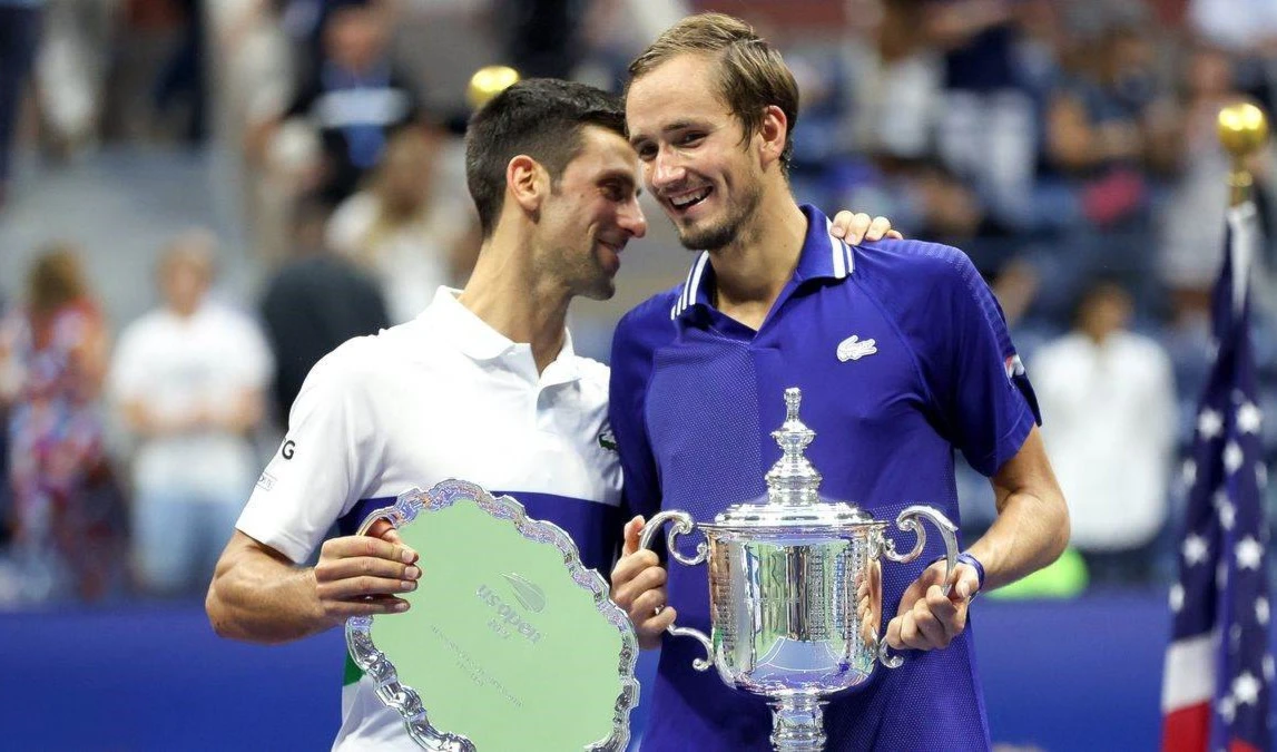 Ruso Medvedev vence a Djokovic y conquista Abierto tenístico de EEUU