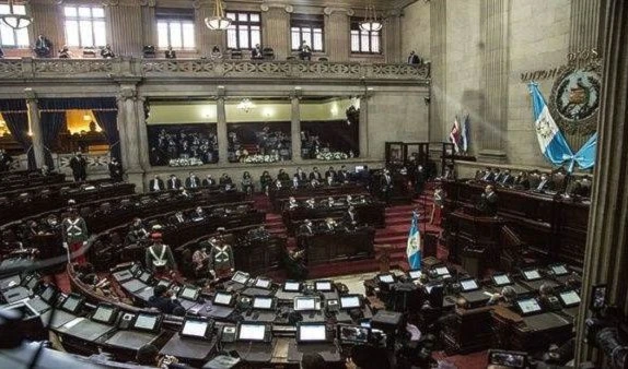 Aprueban en Guatemala ley de emergencia por la pandemia