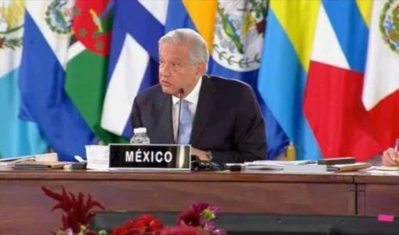 López Obrador: Es momento de sustituir la política de bloqueo y de malos tratos, por la opción de respetarnos, caminar juntos y asociarnos por el bien de América”.