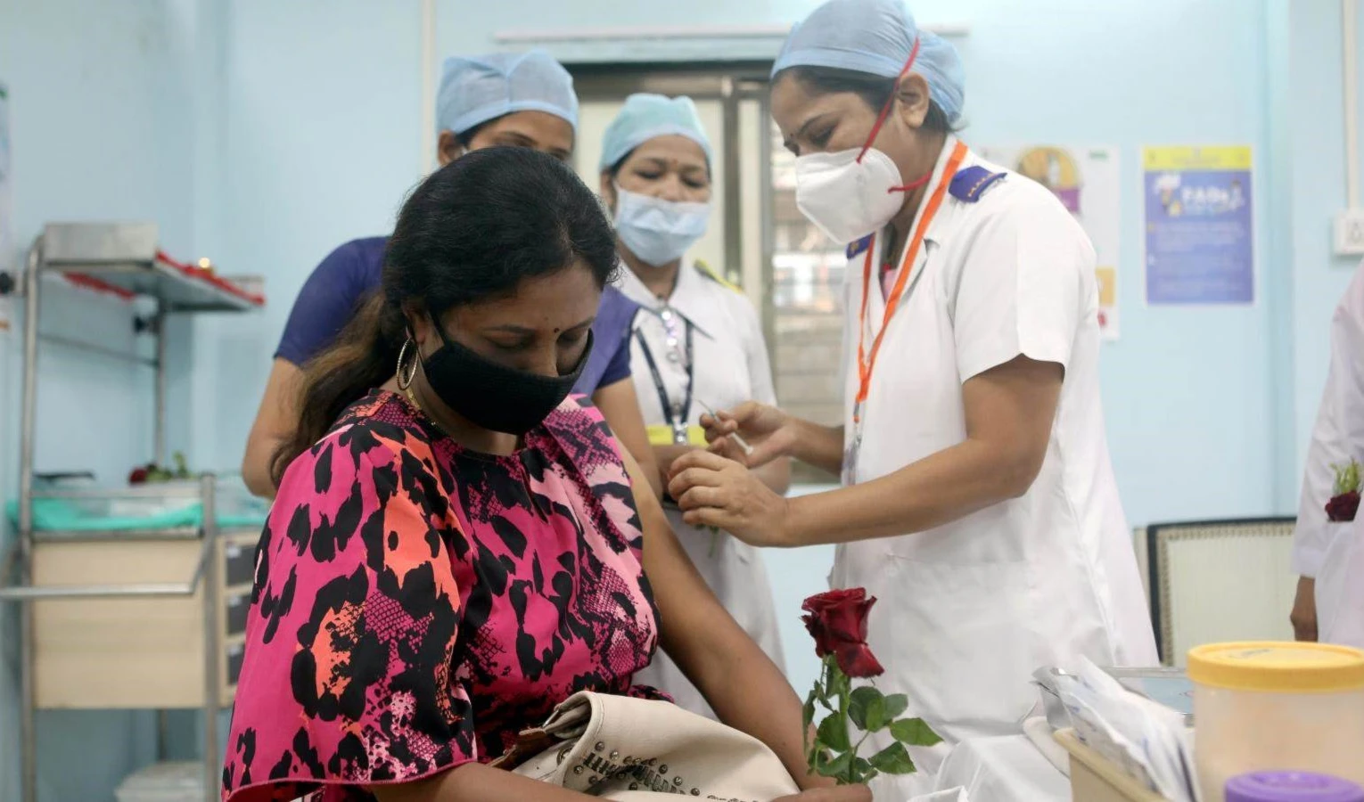 La India informa 30,773 nuevos casos de COVID mientras busca dar la bienvenida a los turistas