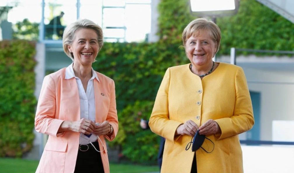 Angela Merkel deja el cargo como canciller alemana tras 16 años de mandato